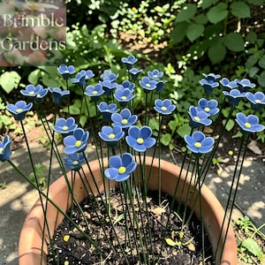 5 poteaux de fleurs myosotis en céramique bleue, accessoires uniques pour pot de plante de jardin, fleurs bleues artificielles, fausse décoration de poteau de fleurs pour parterre
