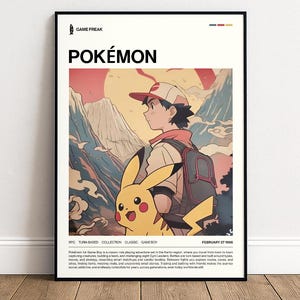 Puede incluir: Un póster enmarcado con la palabra "POKÉMON" en la parte superior. La ilustración muestra a una persona con una mochila y un personaje de Pikachu, sobre un fondo de montañas y puesta de sol. El póster incluye texto en la parte inferior, con un marco negro.
