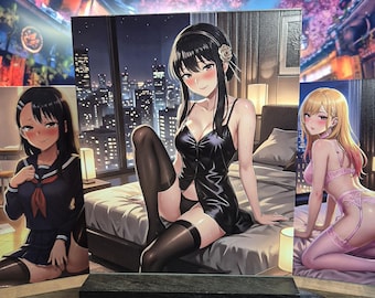 Elegante Waifu Muse Anime-Metallkunst – 2,5D-Aluminium-Dekor in Schichtoptik – Elegante Ausstrahlung – Sammlerstück für den Schreibtisch