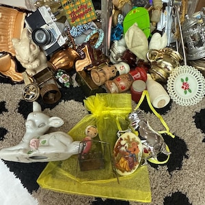 Mysterie-nyfikenhetspaket, miniatyrskatter i vintagestil, skräpjournalmaterial, utvalda kuriositeter