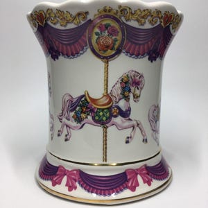 Teleflora Geschenk Karussell Pferd Musik Blumentopf Vase Keramik Spieluhr
