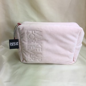 Make Up For Ever Super Boost Pouch Rosa Plyschmocka Velvet Sminkväska