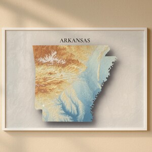 Puede incluir: Un juego de tres tazas de cerámica con un acabado mate moteado. Las tazas son de color crema, gris claro y gris oscuro. Cada taza tiene un diseño simple y moderno y un asa redondeada. Las tazas están apiladas.