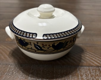 Mikasa Intaglio Arabella, casseruola rotonda individuale con coperchio da 4 1/2 pollici