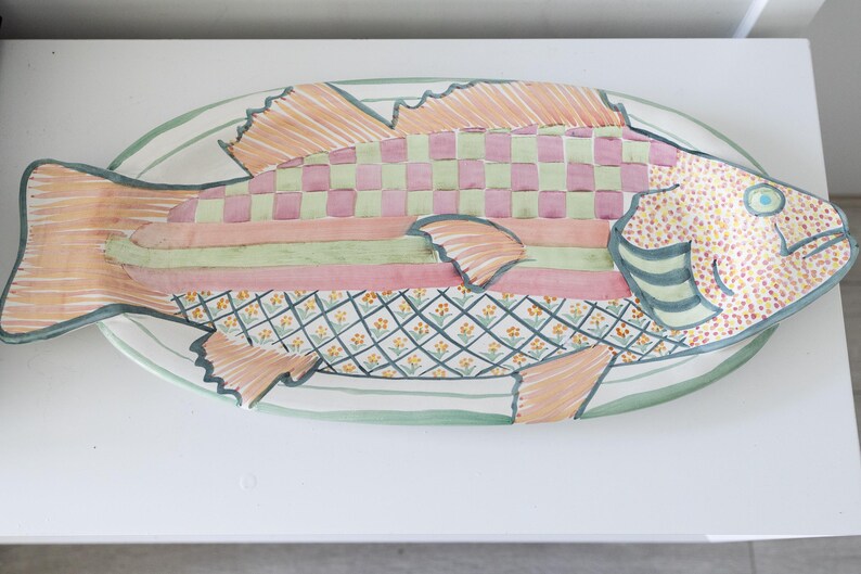 Bandeja de cerámica para servir/decoración de pared "Fish Story" de MacKenzie-Childs imagen 2