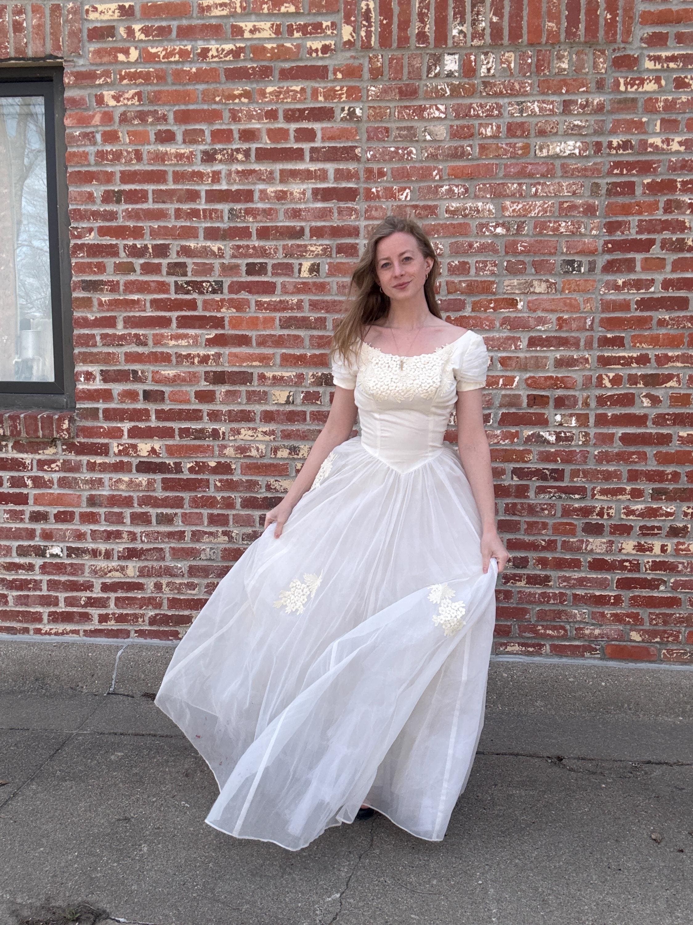 navy blue dress for baby girl Wedding Dress Trends in the early 2000s — BloomingBlossoms.co