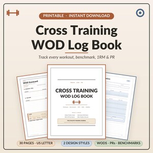 Könnte beinhalten: Ein druckbares Cross Training WOD Logbuch mit einer zentralen Titelseite inklusive Titel und Hantelsymbol, flankiert von zwei Innenseiten, die eine WOD-Scorecard und Abschnitte zur Trainingsverfolgung mit schwarzem Text zeigen.