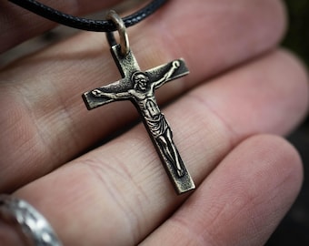 Messing Kruzifix personalisierte Anhänger Halskette, Minimalist Alltag langlebig Herren Schmuck, spirituelle Ehemann Kruzifix Halskette