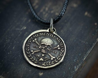 Rustikale Messing Schädel Anhänger Halskette, Alternative handgemachte Schmuck, Memento Mori Vintage Geschenk für Ihn