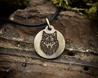 Wolf Halskette Rustikaler Messing Anhänger, Gravur Wolf Design (Einstellbare Schnur, Personalisiertes Geschenk, Unisex Schmuck)