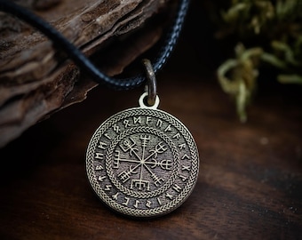 Wikinger-Herrenkette Rustikal Vegvisir Messing-Anhänger: Nordischer Kompass-Symbol, verstellbares Band | Handgefertigt, Persönliche Gravur | Leichte Tragen