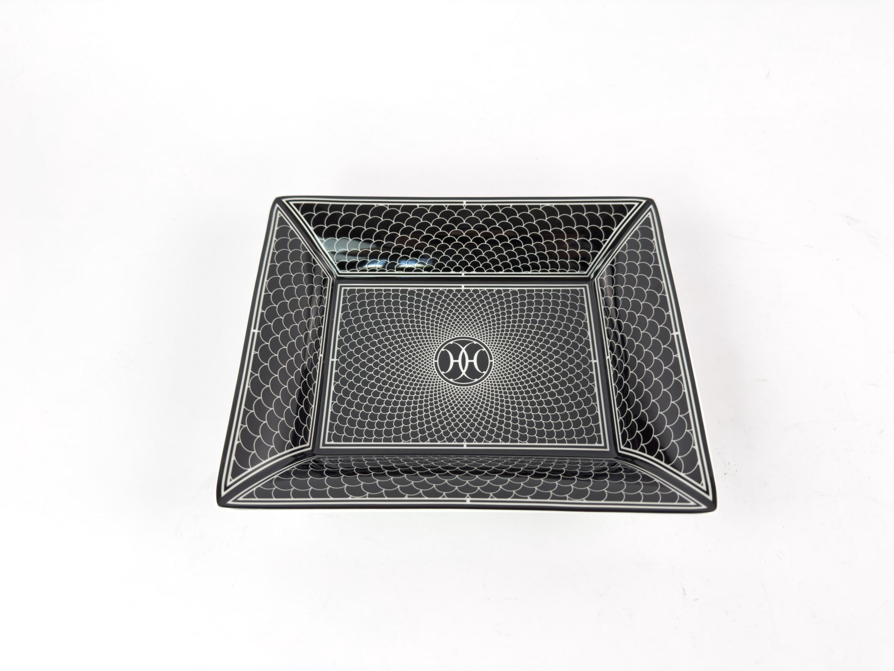 ◎ 希少 Hermèsエルメス デロス デコレーショントレイ インテリア Hermès H Déco Porcelain Vide Poche Tray With Box, Black White Desk