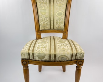 Silla de nogal estilo Directorio Luis XVI con tapicería de seda, siglo XIX.