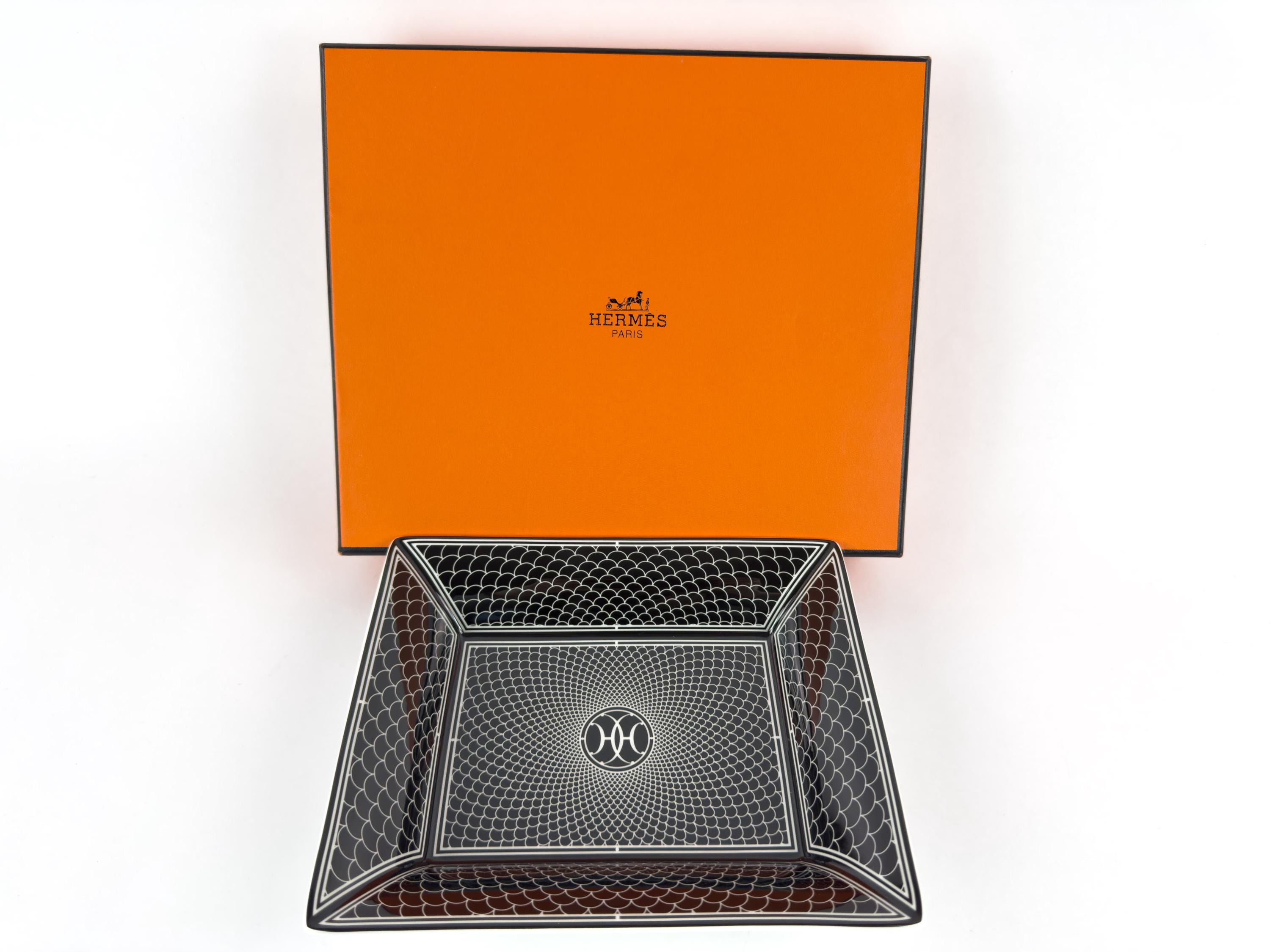 Hermès H Déco Porcelain Vide Poche Tray With Box, Black White Desk