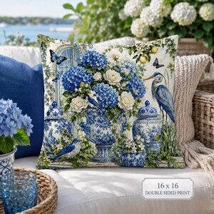 Cojín decorativo de exterior con hortensias azules / Cojín de patio de doble cara resistente a la intemperie / Decoración de jardín estilo chinoiserie / Cojín de estilo campestre francés