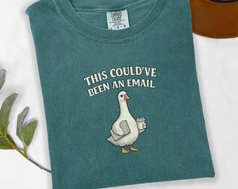 Questa poteva essere una maglietta per insegnanti via email, maglietta divertente con oca per riunioni di personale con colori confortevoli