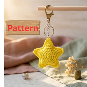 Schema portachiavi stella all'uncinetto – 1 PDF-stella amigurumi-mini stella-Amigurumi-non cucire amigurumi-Portachiavi peluche-borsa all'uncinetto facile