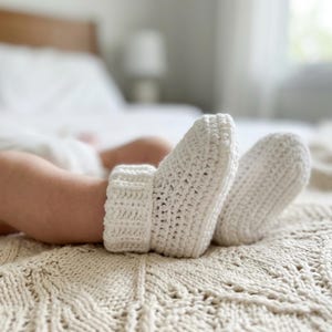 Easy Crochet Baby Booties Pattern PDF | Quick & Easy Baby Slippers | Cozy Knit-Style Booties | Newborn to 12 Months shoes