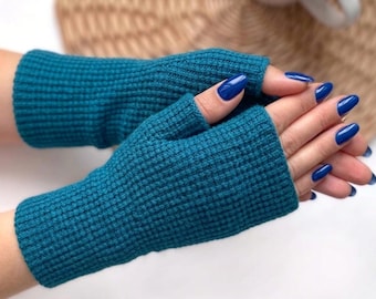 Easy Tunisian Crochet Fingerless Gloves Pattern | Textured Wrist Warmers PDF | Modern Mitts | Instant Download (English/German)