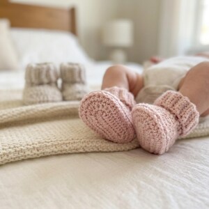 Easy Crochet Baby Booties Pattern PDF | Quick & Easy Baby Slippers | Cozy Knit-Style Booties | Newborn to 12 Months shoes