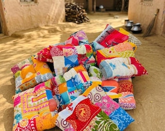 Juego de 4 cojines para sillas Kantha, coloridos cojines de suelo para asiento, almohadillas acolchadas hechas a mano con lazos, cojín de asiento de algodón estilo boho, Kantha indio