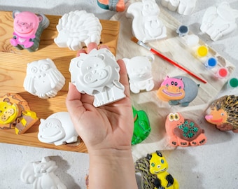 Pinta tus propios animales de piedra: kit de manualidades de 9 piezas con temática de zoológico y bosque (6 cm).