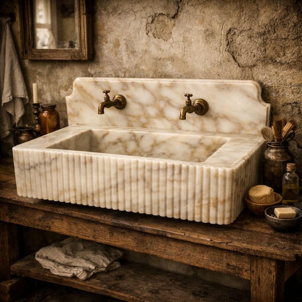 Goldmarmor Waschbecken mit Ablage - Benutzerdefiniertes Calacatta Badezimmer an der Wand befestigtes Steinbecken, Waschtisch