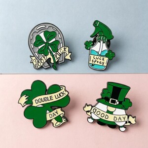 Conjunto de pines esmaltados Lucky Clover, pines de buena suerte con herradura, ramilletes y sombrero de duende, lindos accesorios irlandeses para el Día de San Patricio para chaquetas.
