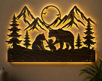 山のクマの家族をモチーフにしたLEDウォールアート｜レーザーカットの森の風景｜自然をテーマにしたインテリア｜キャビン、ロッジ、子供部屋用のウォールライト