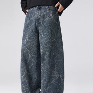 Abstract Washed Jeans | Baggy Wide Leg Pants | Daily Wear | Retro Streetwear Style

Abstract wash baggy jeans with retro streetwear style