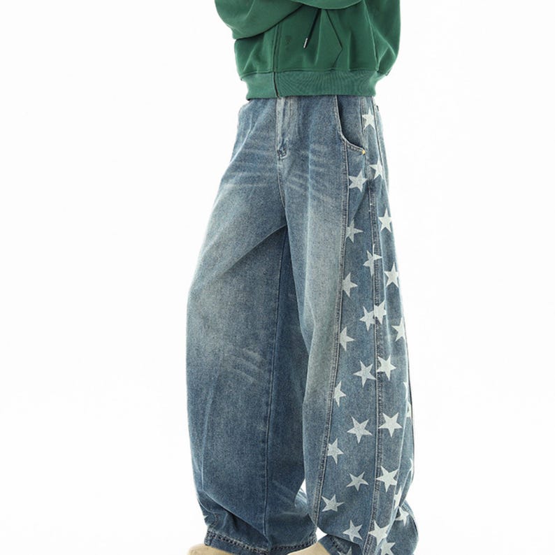 Graphic Wide Jeans | Loose Straight Denim Pants | Daily Wear | Y2K Streetwear Style

Star print wide denim jeans with loose y2k streetwear style