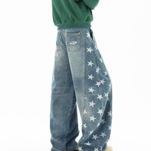 Graphic Wide Jeans | Loose Straight Denim Pants | Daily Wear | Y2K Streetwear Style

Star print wide denim jeans with loose y2k streetwear style