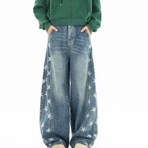Graphic Wide Jeans | Loose Straight Denim Pants | Daily Wear | Y2K Streetwear Style

Star print wide denim jeans with loose y2k streetwear style