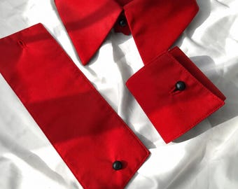 Set di colletto e polsini rossi staccabili, accessori vittoriani in stile cottagecore.