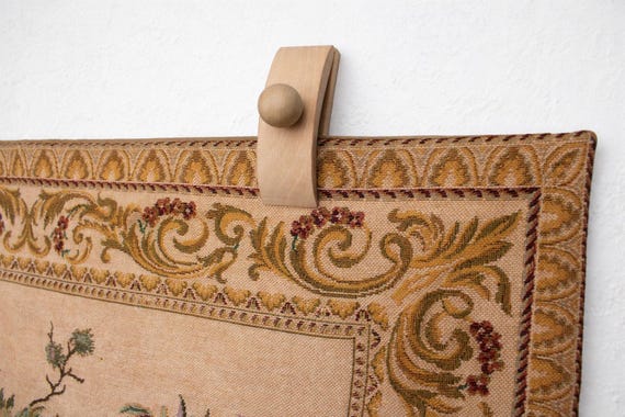 Quilt Wall Hanger, Wall Hanging Clips for Tapestry and Rug, Wooden Wall Hanging Tapestry & Rug Display