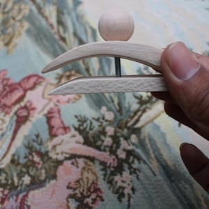 Quilt Wall Hanger, Wall Hanging Clips for Tapestry and Rug, Wooden Wall Hanging Tapestry & Rug Display image 3