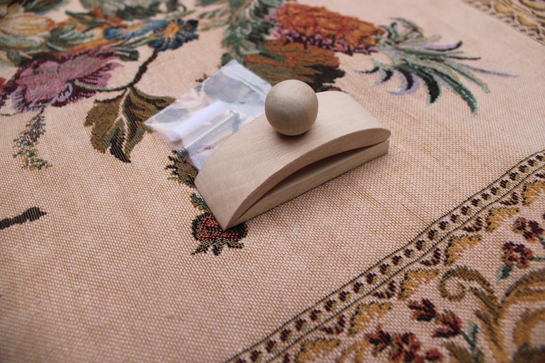 Quilt Wall Hanger, Wall Hanging Clips for Tapestry and Rug, Wooden Wall Hanging Tapestry & Rug Display image 6