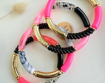 Pulseira rígida boho - personalizada - contas tubulares curvas - preta e rosa - estilo pop rock glam - tendência 2026