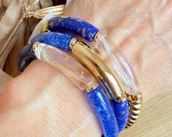 Pulseira rígida boho personalizada - azul elétrico - contas tubulares curvas - tendência Buda 2026. Presente ideal para o Dia das Mães.