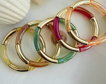 Pulseira dourada com Buda - bracelete boho - personalizada - contas tubulares curvas, tendência verão 2026. Presente ideal para o Dia das Mães.