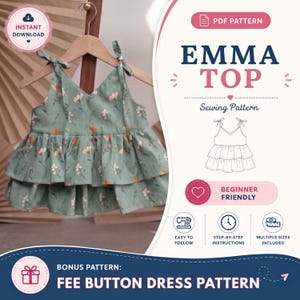Pode incluir: Uma blusa sem mangas verde-sálvia com estampa floral, apresentando dois babados em camadas e alças de amarrar. A imagem inclui texto para um molde de costura Emma Top, indicando um download em PDF para iniciantes com vários tamanhos.