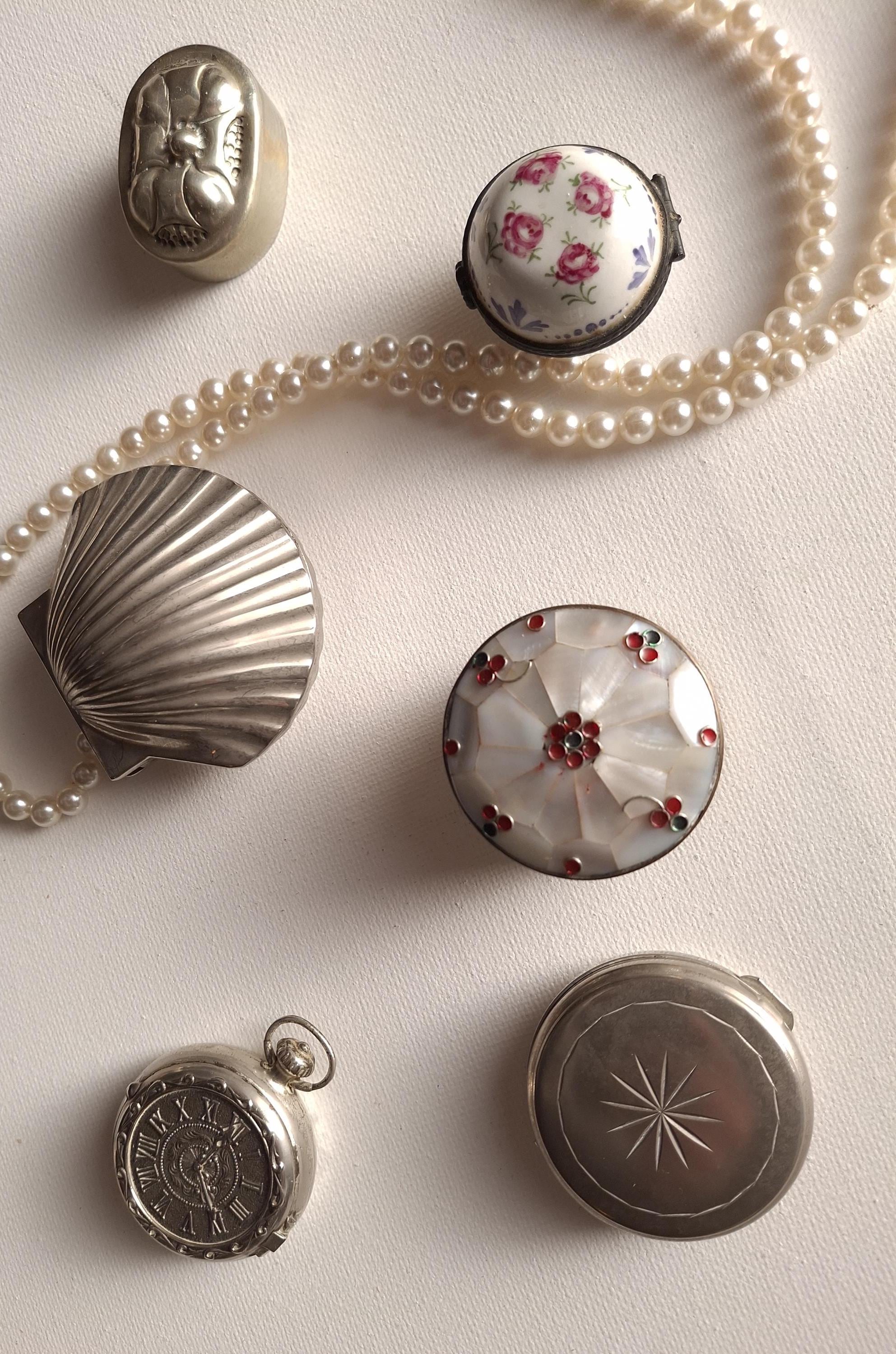 Antique pill box - Etsy 日本