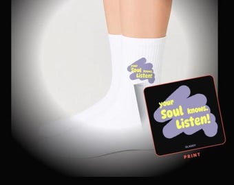 Spiritual Socks „Your Soul knows. Listen!“, Statement Socken, Aesthetic Crew Socks, Lustige Socken, Geschenk für sie, Motivation Socks