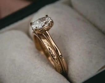 Vintage Floral Oval Engagement Ring Set, 14K Gold Hand Engraved Wedding Band, Nature Inspired Promise Ring, Moissanite Solitaire Bridal Set
