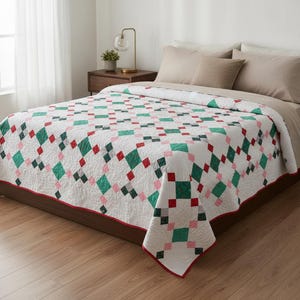 Patrón geométrico de colcha con diseño de rombos: patchwork festivo en tonos verde azulado, rosa y rojo (descarga en PDF)
