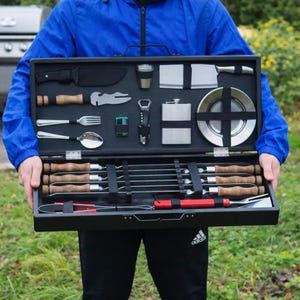 Grillset med spett – Verktyg i rostfritt stål i fodral för camping, picknick