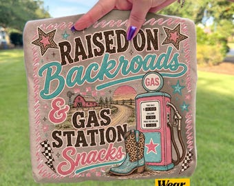 Wychowany na bocznych drogach i przekąskach na stacjach benzynowych PNG, sublimacja w stylu retro country girl z południa, grafika na koszulce w stylu western, pobieranie cyfrowe