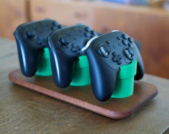 Solid Wood Stand for Nintendo Switch 2 Pro Controller – Warp Pipe Inspired Display