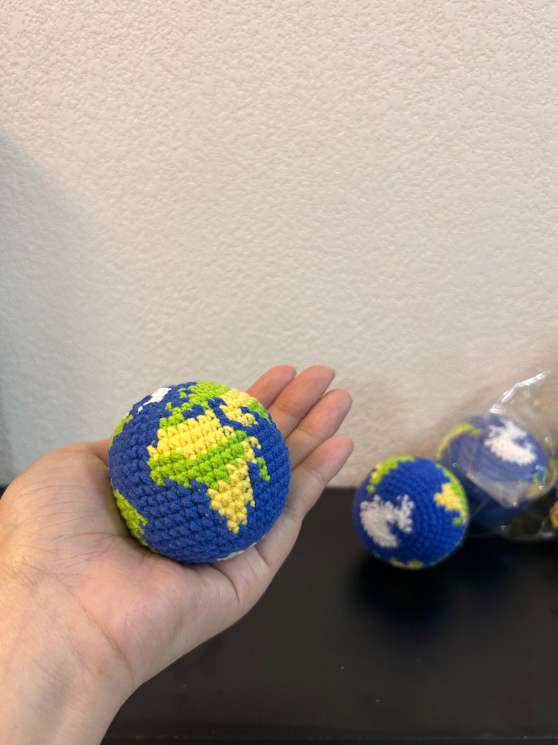 Handgemachter häkeln Erde Hacky Sack, Erde Schlüsselbund, Globe Charm Bild 2