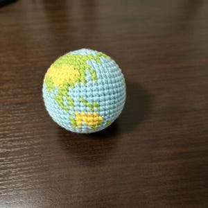 Handgemachter häkeln Erde Hacky Sack, Erde Schlüsselbund, Globe Charm Light Blue